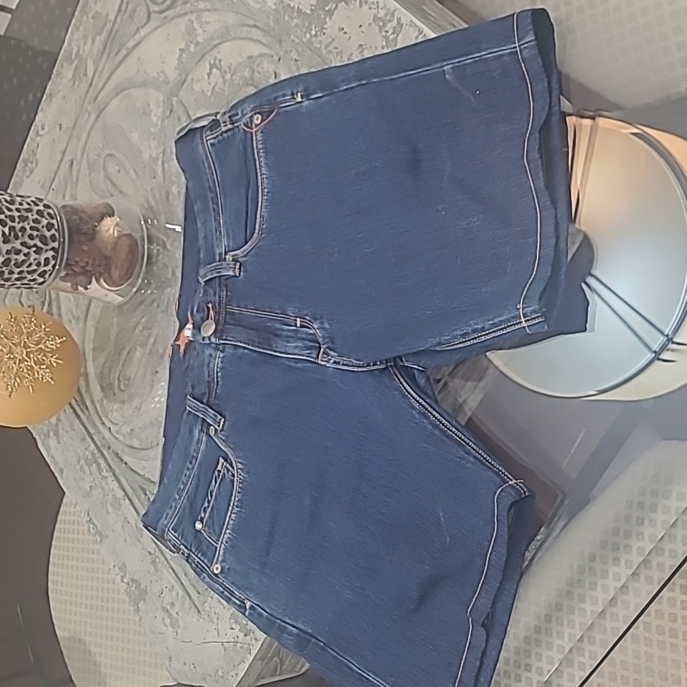 Tommy Bahama Men's jean shorts 34